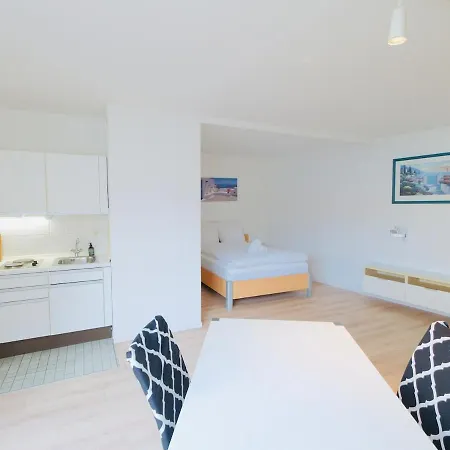 With Balcony, Elevator, Turntable * Hanovre